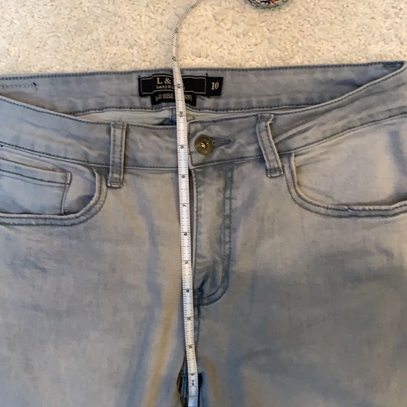 L&B Lucky & Blessed mid-rise distressed gray raw hem jeans, size 10 - Picture 10 of 11